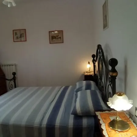 App Con Giardino Porticato Di Uso Esclusivo Solo Per Le Famiglie Apartment
