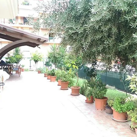 App Con Giardino Porticato Di Uso Esclusivo Solo Per Le Famiglie *
